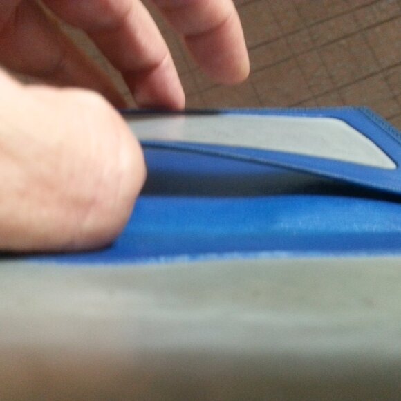 Vintage LV Louis Vuitton  Epi Leather  ID Card Holder Bifold Blue Unisex - Picture 12 of 13